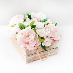 DIY Easy Bridal Shower Floral Centerpiece