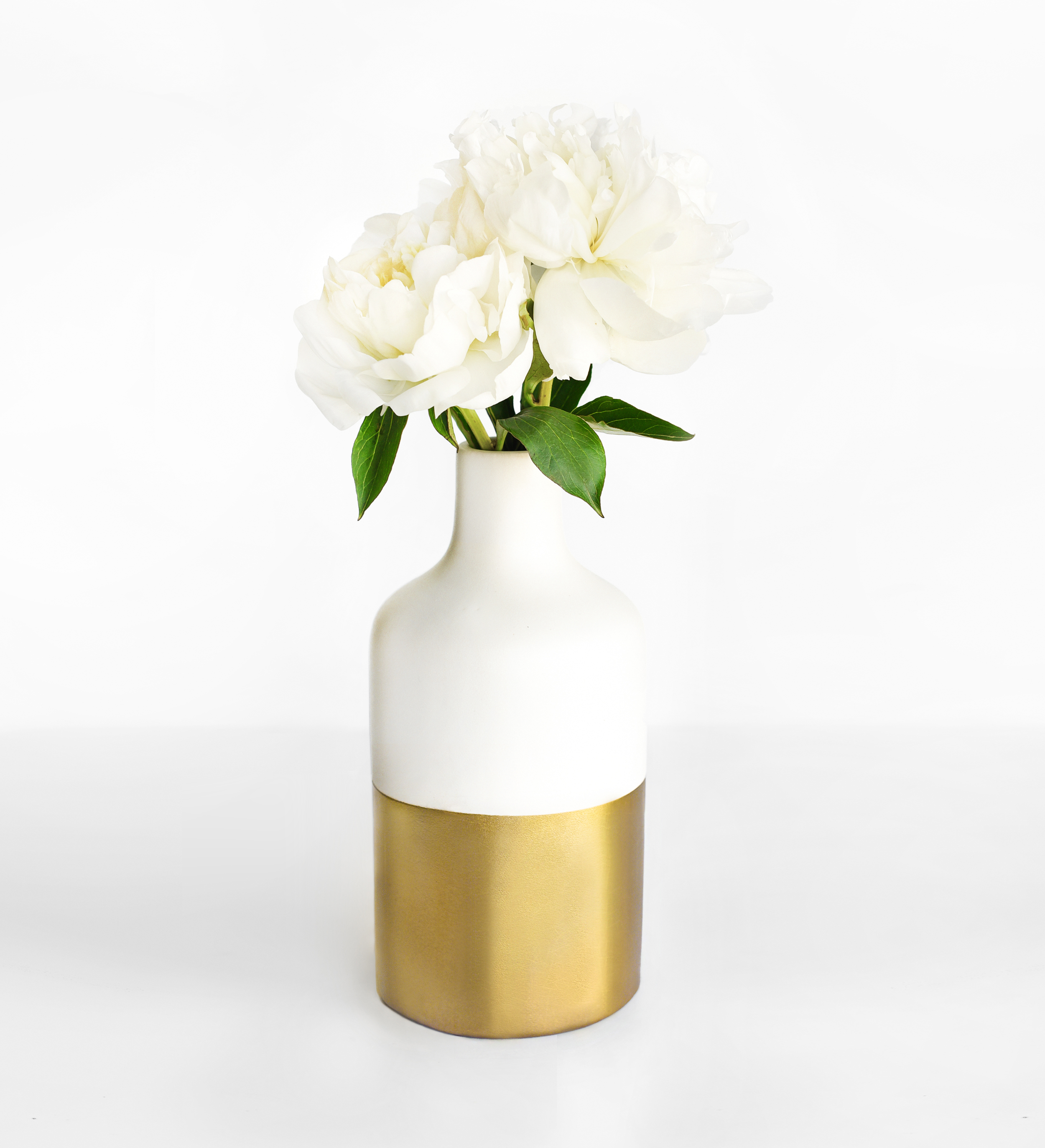DIY Gold-Dipped Bouquet Vase
